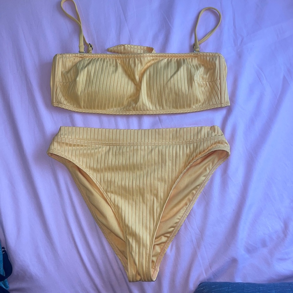 Garage bikini set